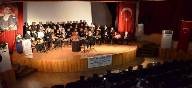 Foça’da Eğitime Yardım Konseri