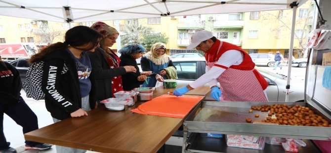 Bayraklı’da Şehitler Anısına Lokma Döküldü