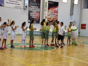 Ekiz Yumurta Foça Basketbol Altyapı Sezonu Açtı