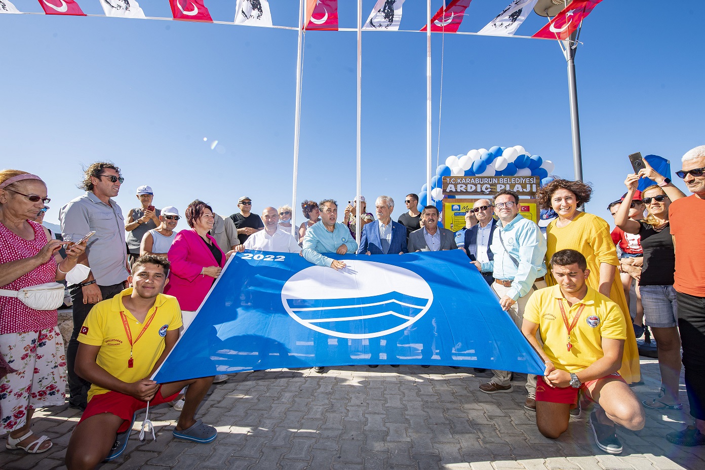 Karaburun’da Mavi Bayrak ve Meydan Coşkusu