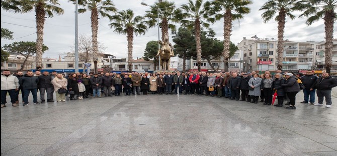 Dikili’de Miting Gibi Devir Teslim Töreni