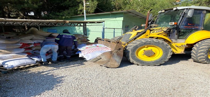 İzmir Kınık’tan Afetzedelere Yem Desteği