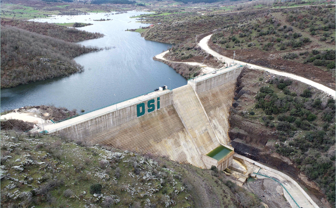 Kelebek’ten bereket akıyor