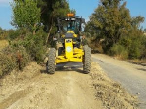 Mahallenin 32 Kilometrelik Yolu Yenilendi