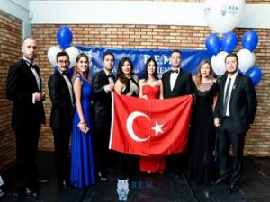 İzmirli Rotaractörlerden Yunanistan Çıkarması