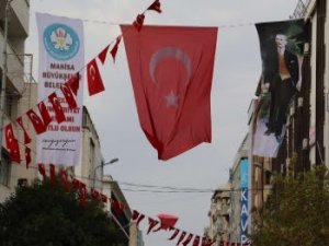 Büyükşehir, Şehri Bayraklarla Donattı