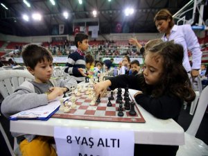 Satranç Turnuvası Büyük İlgi Gördü