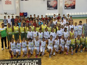 Foça'da Basketbol Hamlesi