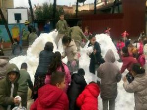 Ödemiş Belediyesi, Öğrencilerin Kar Topu Oynama Hayalini Gerçekleşti