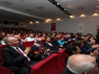 Alkışlar Büyükşehir Tiyatrosu'na