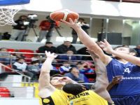 İlk Yarının Lideri Türk Telekom: 75-64